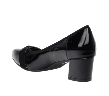 Wygodne czółenka czarne lakierowane na niskim szerokim obcasie Amelia od Jezzi