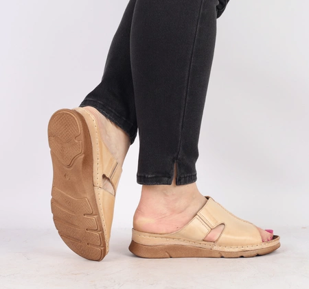 Klapki damskie skórzane płaskie komfortowe Gino Fabiani