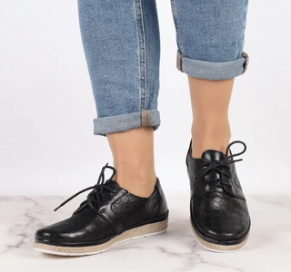 Półbuty czarne damskie skórzane słomkowa podeszwa Helios 397