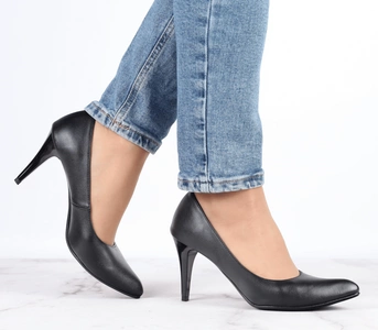 Czarne klasyczne szpilki ze skórzaną wkładką Polskie Azali