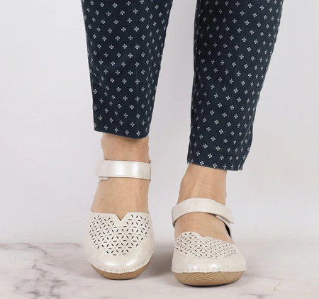 Płaskie sandały damskie na rzep z zakrytą piętą i palcami Jezzi