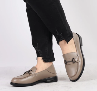 Eleganckie skórzane mokasyny damskie lordsy z miękkiej skóry  VINCEZA