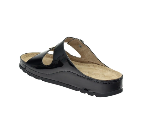 Czarne skórzane klapki damskie lakierowane na dwóch regulowanych paskach HELIOS