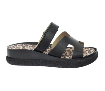 Czarne skórzane klapki na regulowanych paskach wkładka panterka VINCEZA