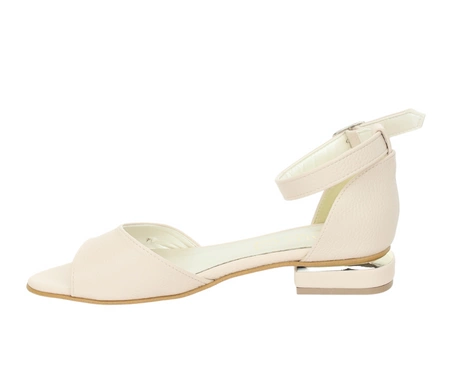 Beżowe sandały damskie zabudowane płaskie ślubne Azali - Produkt Polski