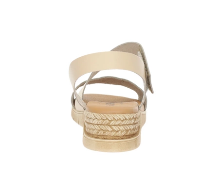 Beżowe sandały damskie płaskie ze skóry naturalnej na rzep El Pimpi - Made in Spain