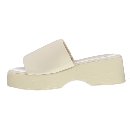 Beżowe klapki damskie na grubej podeszwie Jezzi