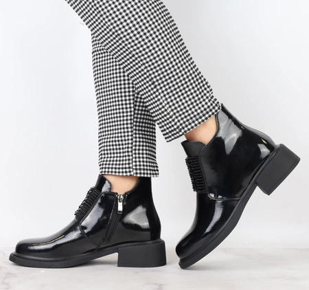 Bardzo eleganckie półbuty damskie ze skóry naturalnej lakierowanej Polskie Gino Fabiani