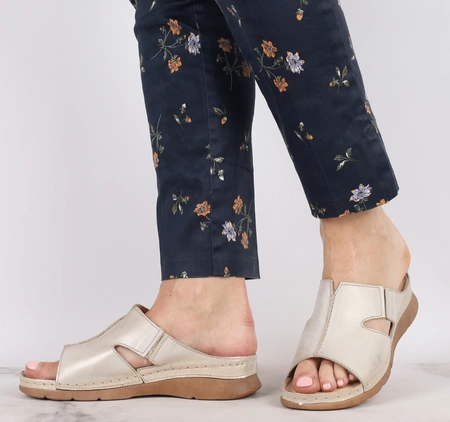 Zdrowotne szyte klapki damskie skórzane eleganckie Gino Fabiani - Produkt Polski