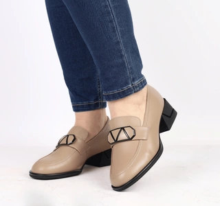 Skórzane półbuty damskie mokasyny na płaskim obcasie Gino Fabiani