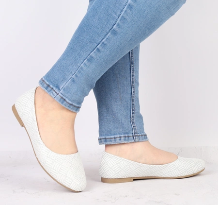 Białe baleriny damskie czółenka płaskie ślubne Jezzi
