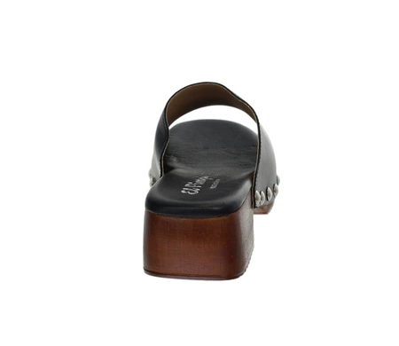 Czarne klapki skórzane z ćwiekami drewniaki rokowe Hiszpańskie El Pimpi