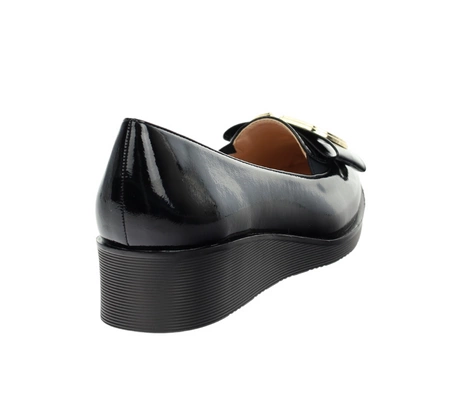 Płaskie czółenka czarne lakierowane eleganckie i komfortowe VINCEZA