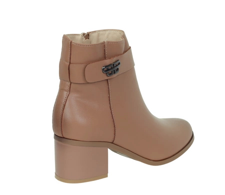 Eleganckie beżowe botki damskie skórzane na średnim obcasie Jezzi
