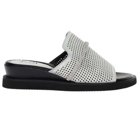 Srebrne eleganckie klapki damskie na niskiej koturnie Jezzi