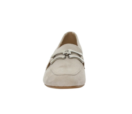 Beżowe eleganckie półbuty damskie wsuwane na płaskim obcasie Jezzi