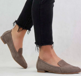 Zamszowe półbuty damskie czółenka płaskie Jezzi