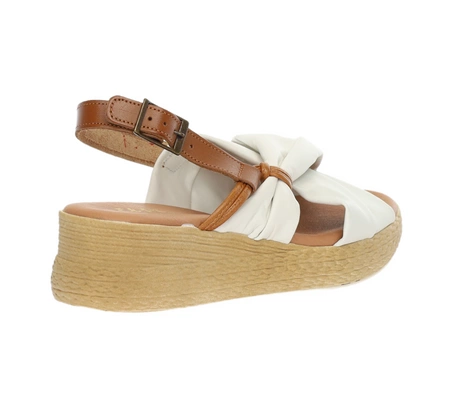 Skórzane sandały damskie na lekkiej koturnie i platformie El Pimpi - Made in Spain