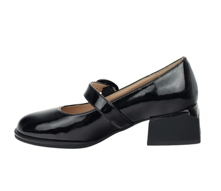 Czarne lakierowane półbuty damskie skórzane z paskiem na śródstopiu Gino Fabiani