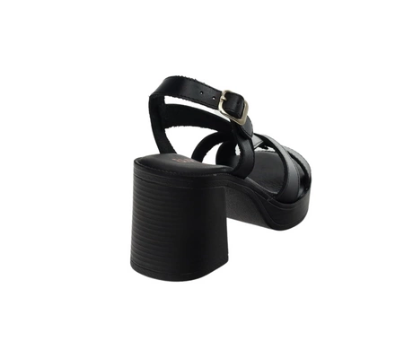 Skórzane sandały czarne na obcasie i platformie kHiszpańskie El Pimpi