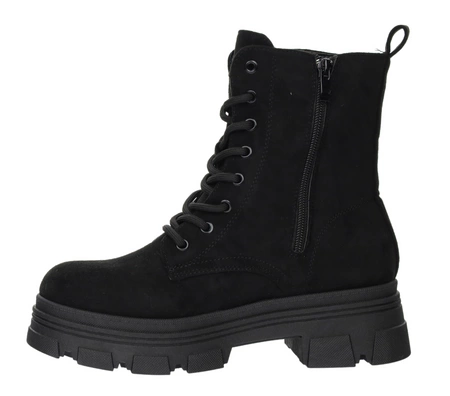 Czarne zamszowe botki damskie traperki na platformieNEWS
