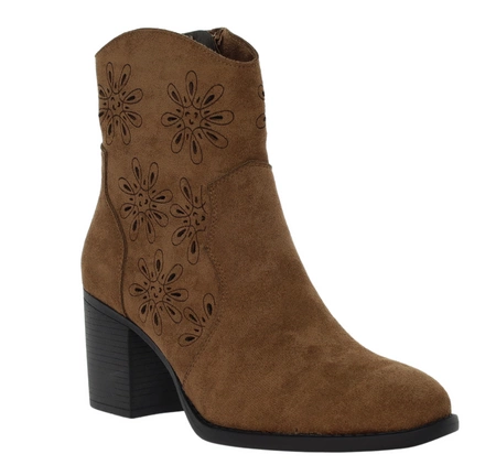 Brązowe czekoladowe zamszowe botki na obcasie z ażurową cholewką Jezzi