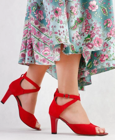 Czerwone sandały na szpilce damskie skórzane Polskie Gino Fabiani