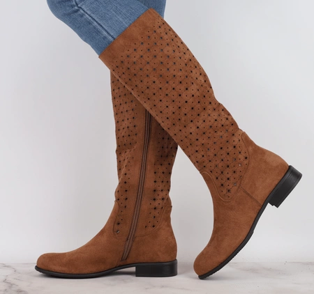 Czekoladowe zamszowe kozaki płaskie ażurowe jesienne Jezzi