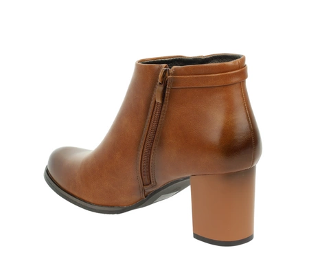 Brązowe botki damskie na obcasie do kostki eleganckie i ocieplane Jezzi