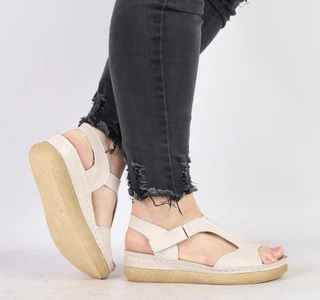 Beżowe komfortowe sandały damskie skórzane lekkie szyte Gino Fabiani