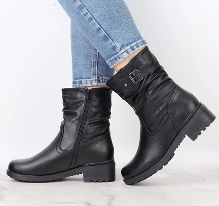 Komfortowe botki damskie na płaskim obcasie na zamek