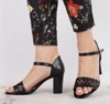 Czarne eleganckie sandały na obcasie z zabudowaną piętą AZALI