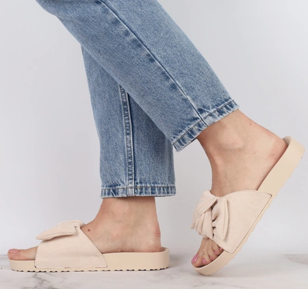 Klapki damskie beżowe z kokardą Jezzi