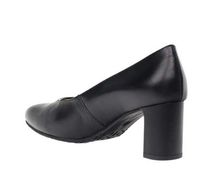 Czarne licowe czółenka skórzane na komfortowym obcasie RYŁKO