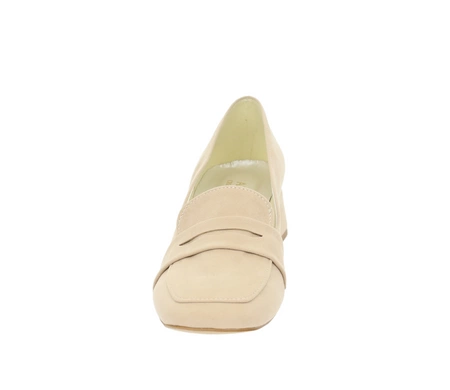 Beżowe eleganckie półbuty damskie wsuwane na niskim obcasie AZALI