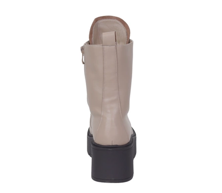 Skórzane beżowe botki damskie na platformie eleganckie i wygodne