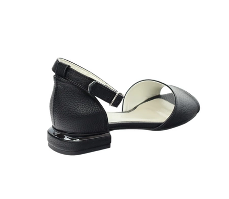 Czarne eleganckie sandały damskie na płaskim obcasie z zakrytą piętą Azali