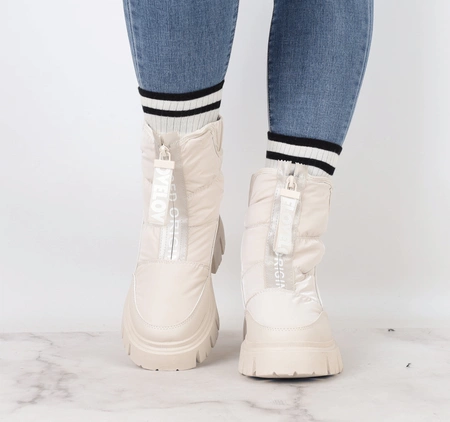 Ciepłe beżowe botki na platformie ocieplane w środku futerkiem