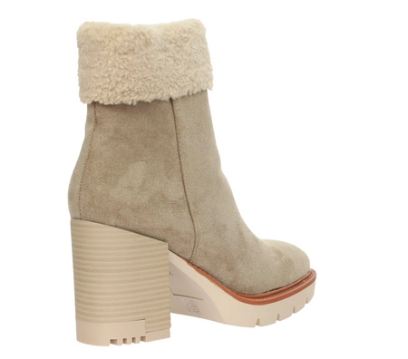 Beżowe botki zimowe z kożuszkiem na klocku i platformie Jezzi