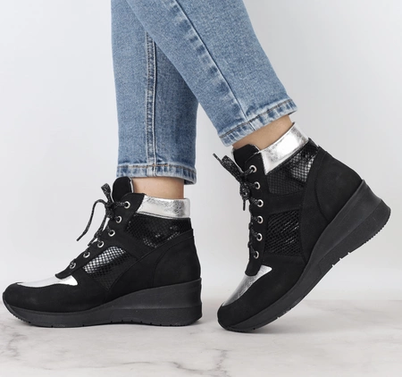 Bardzo eleganckie półbuty damskie ze skóry naturalnej na koturnie Polskie Gino Fabiani