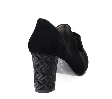 Czarne zamszowe czółenka na wygodnym obcasie Dalia- Produkt Polski