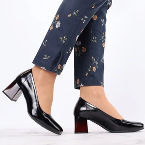 Czarne skórzane buty na obcasie komfortowe i eleganckie Gino Fabiani