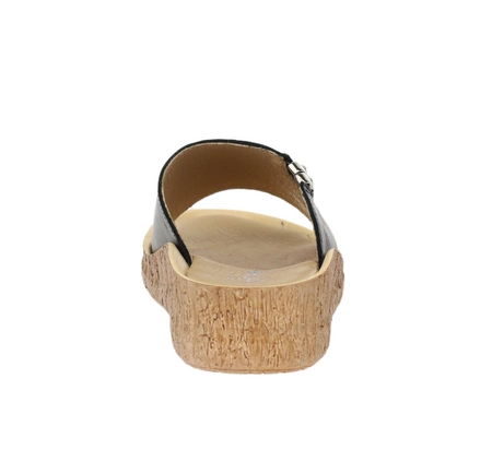 Skórzane czarne klapki na korkowej podeszwie Helios