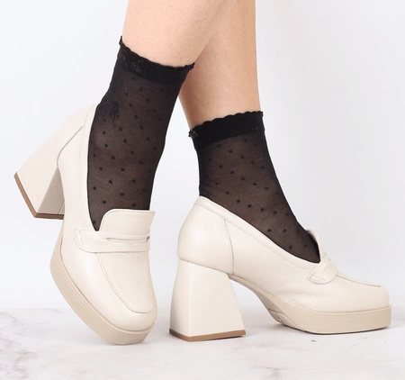 Skórzane półbuty damskie lordsy beżowe mokasyny na klocku Filipczyk