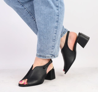 Czarne eleganckie sandały damskie zabudowane na wygodnym obcasie Azali- Polska Marka