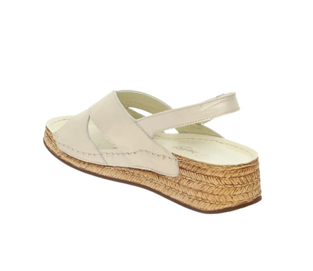 Złote eleganckie i wygodne sandały damskie na niskiej lekkiej koturnie HELIOS