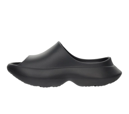 Czarne piankowe klapki damskie lekkie na grubej podeszwie American Club