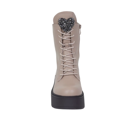 Skórzane beżowe botki damskie na platformie eleganckie i wygodne