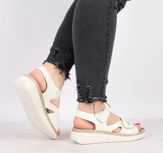 Białe sandały damskie na rzepy sportowo-eleganckie Jezzi