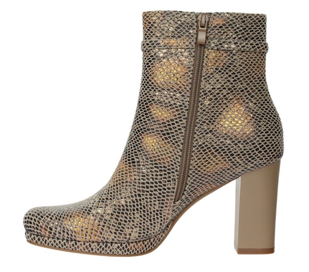 Modne botki damskie zimowe na obcasie i platformie wężowa skóra Daszyński